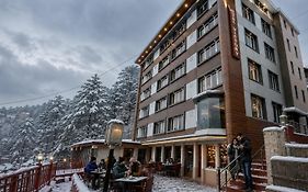 Hotel Victory Walkable Distance From Mall Road
